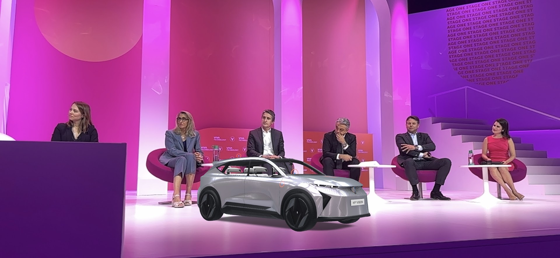 Sur la scène Stage One de Vivatech, six intervenants assis en table ronde ; le concept-car H1st Vision, gris argent, apparaît en réalité augmentée au premier plan.